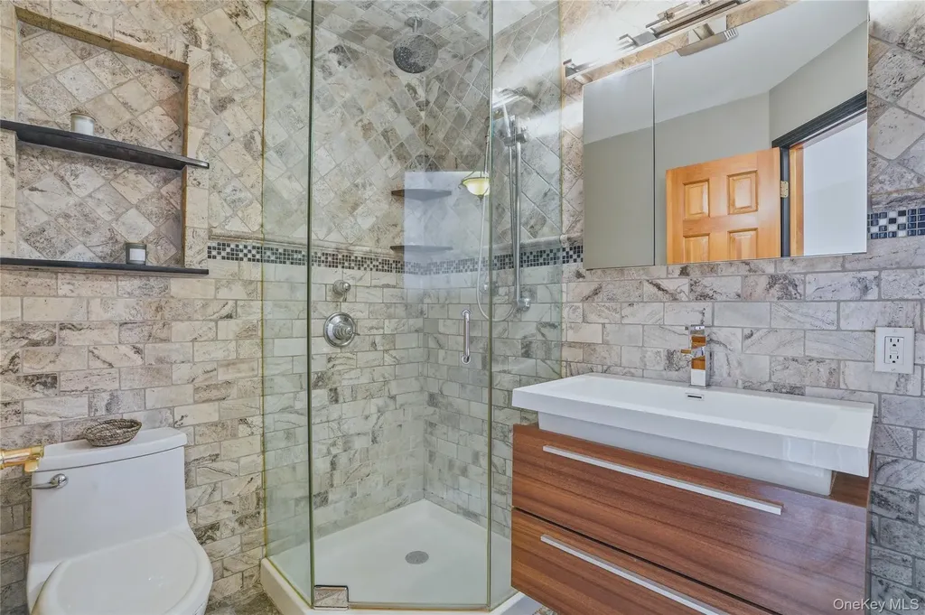 739 Hewitt Lane New Windsor NY 12553