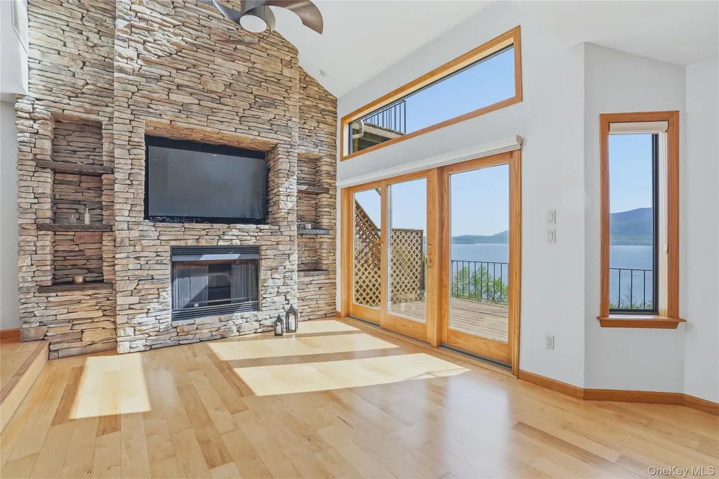 739 Hewitt Lane New Windsor NY 12553