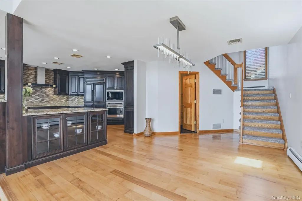 739 Hewitt Lane New Windsor NY 12553