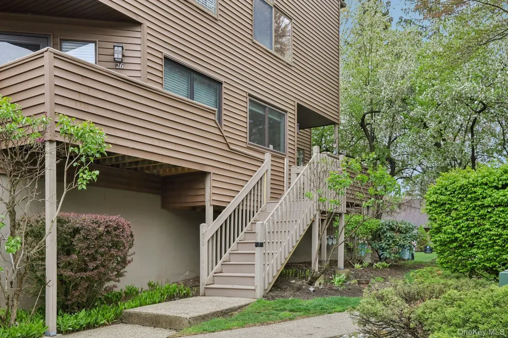 28 Tulip Court Nanuet NY 10954