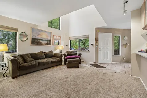 28 Tulip Court Nanuet NY 10954