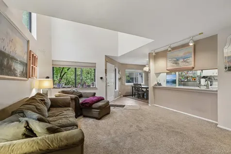 28 Tulip Court Nanuet NY 10954