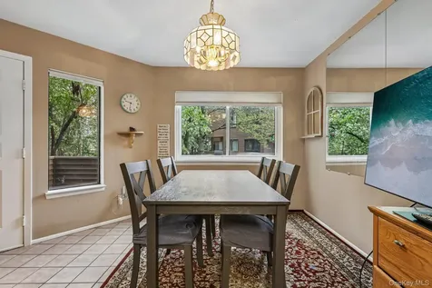 28 Tulip Court Nanuet NY 10954