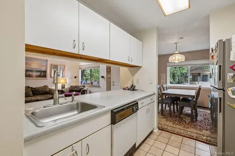 28 Tulip Court Nanuet NY 10954