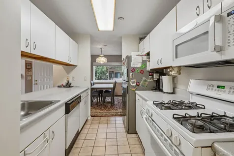 28 Tulip Court Nanuet NY 10954