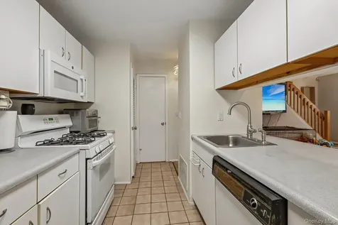 28 Tulip Court Nanuet NY 10954