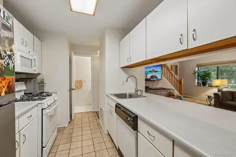 28 Tulip Court Nanuet NY 10954