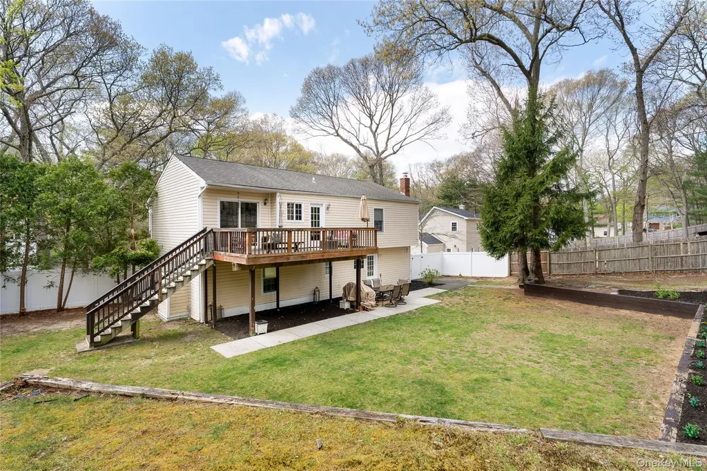 591 Meadow Road Kings Park NY 11754