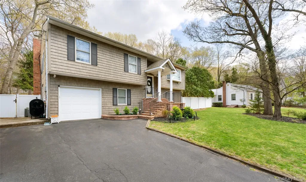 591 Meadow Road Kings Park NY 11754