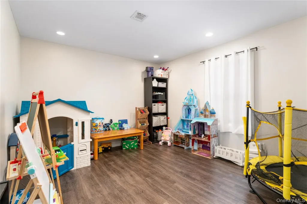 591 Meadow Road Kings Park NY 11754