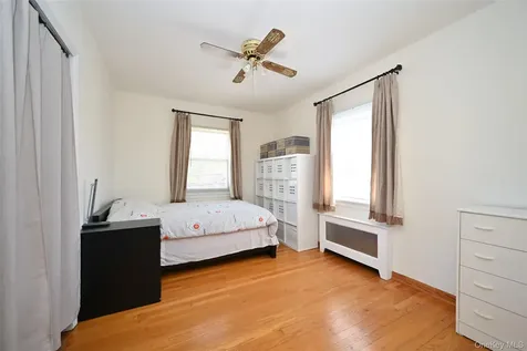 223-14 Kingsbury Avenue Oakland Gardens NY 11364