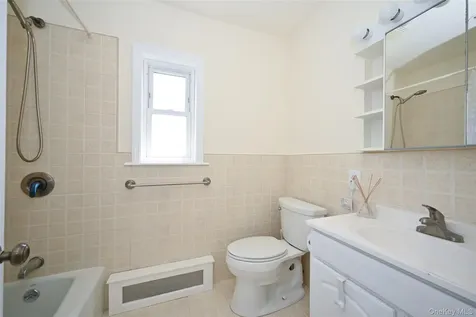 223-14 Kingsbury Avenue Oakland Gardens NY 11364