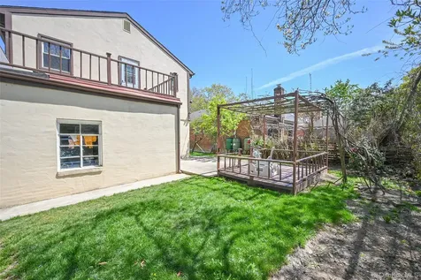 223-14 Kingsbury Avenue Oakland Gardens NY 11364