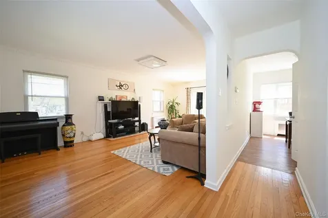 223-14 Kingsbury Avenue Oakland Gardens NY 11364