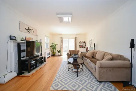 223-14 Kingsbury Avenue Oakland Gardens NY 11364