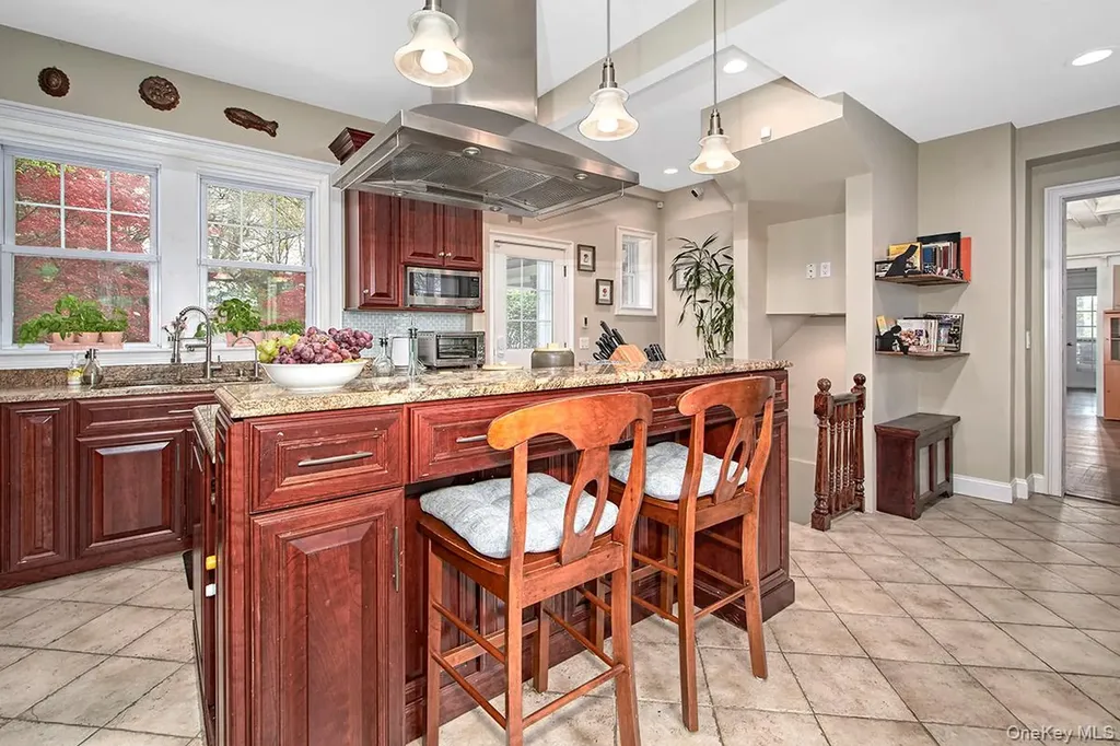 13 Chadwick Road White Plains NY 10604