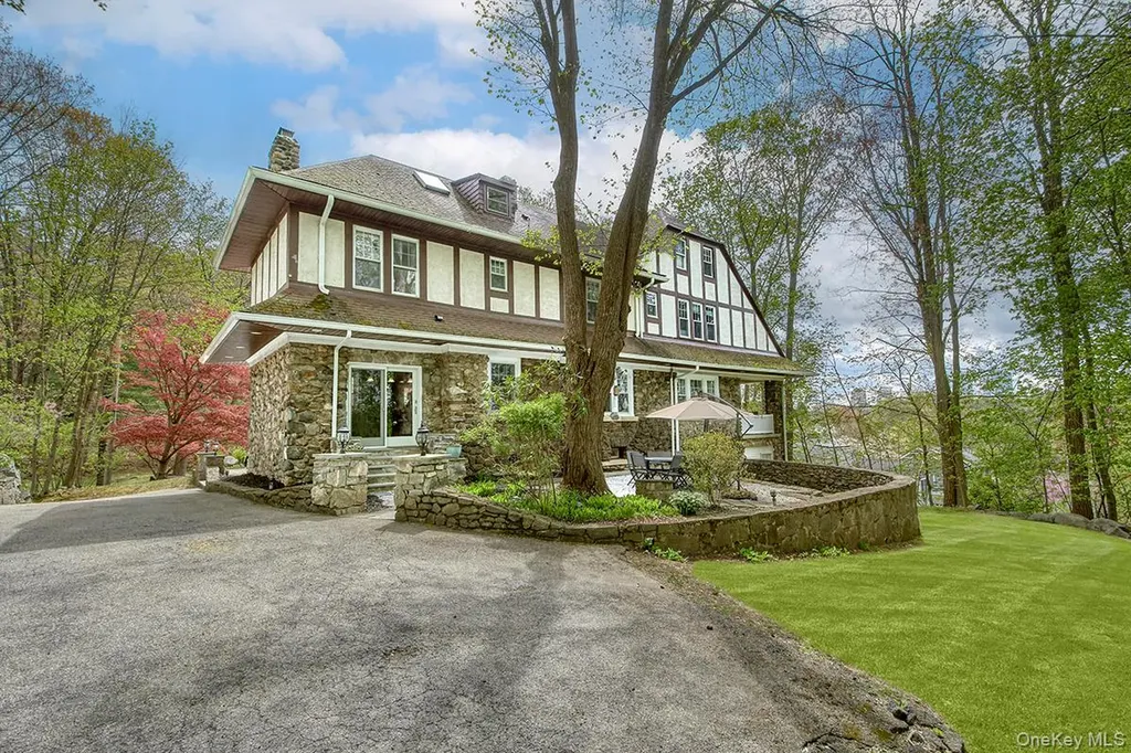 13 Chadwick Road White Plains NY 10604