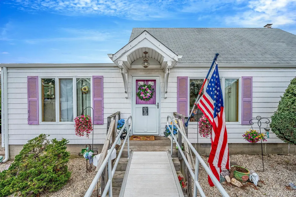 130 Lafayette Road West Babylon NY 11704