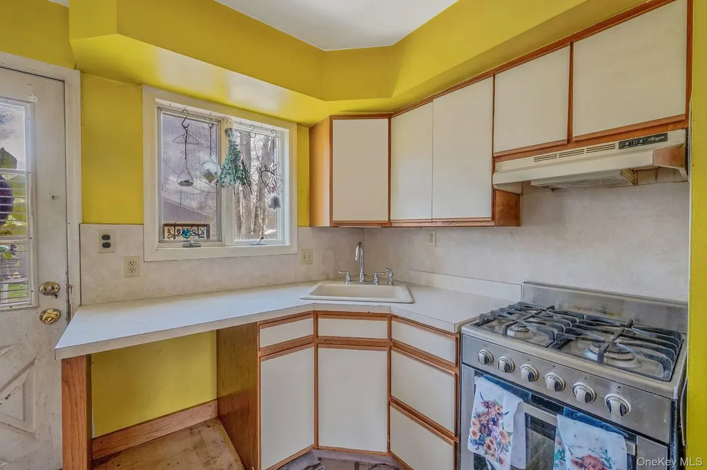 130 Lafayette Road West Babylon NY 11704