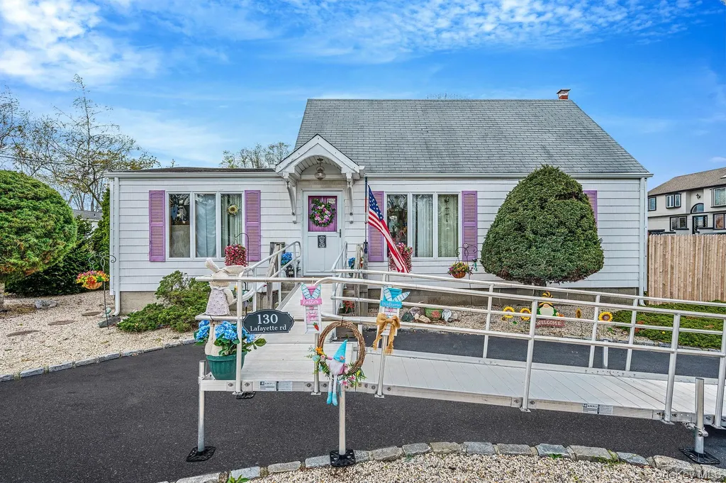 130 Lafayette Road West Babylon NY 11704