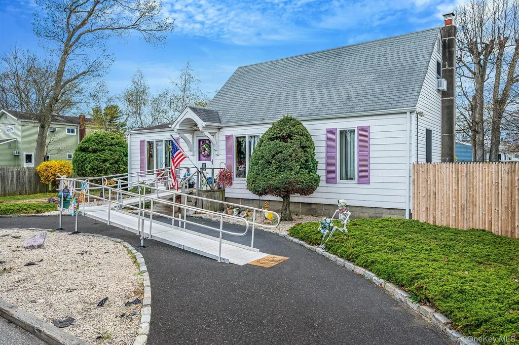 130 Lafayette Road West Babylon NY 11704