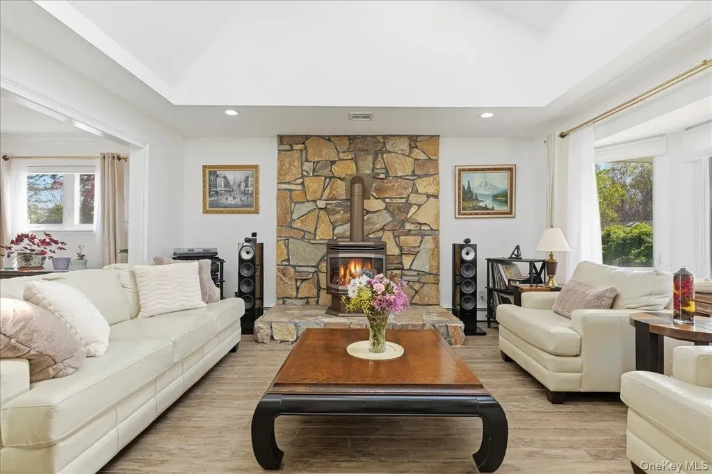 44 Steven Place Smithtown NY 11787