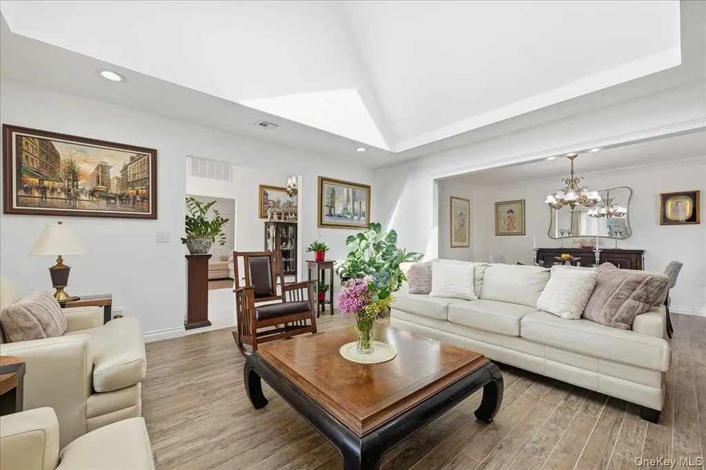 44 Steven Place Smithtown NY 11787