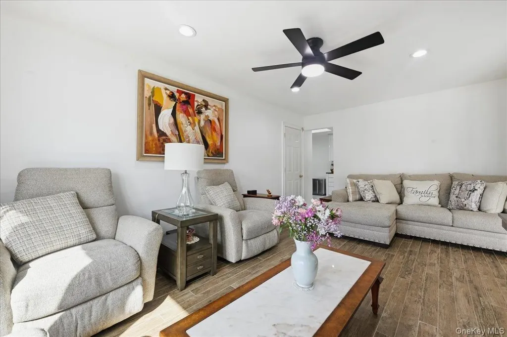 44 Steven Place Smithtown NY 11787