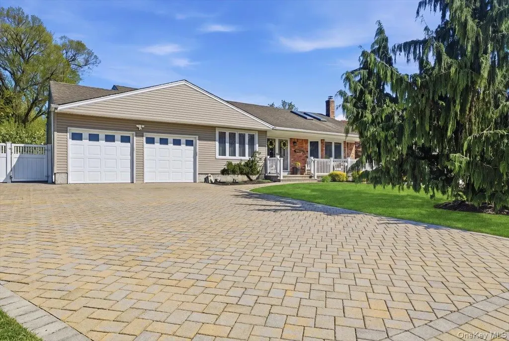 44 Steven Place Smithtown NY 11787