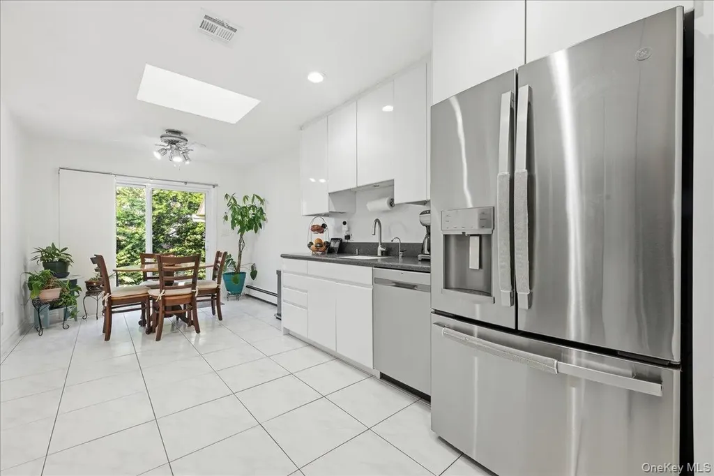 44 Steven Place Smithtown NY 11787