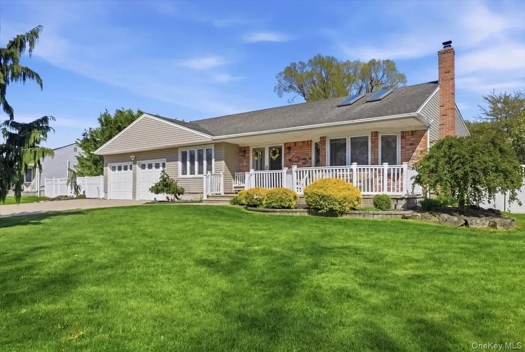 44 Steven Place Smithtown NY 11787