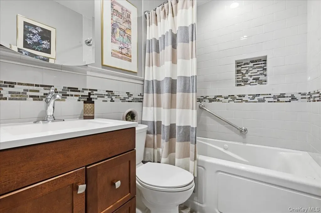 44 Steven Place Smithtown NY 11787