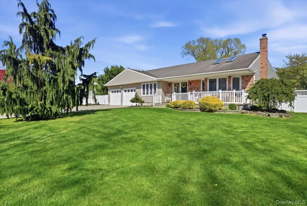 44 Steven Place Smithtown NY 11787