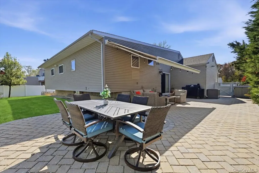 44 Steven Place Smithtown NY 11787