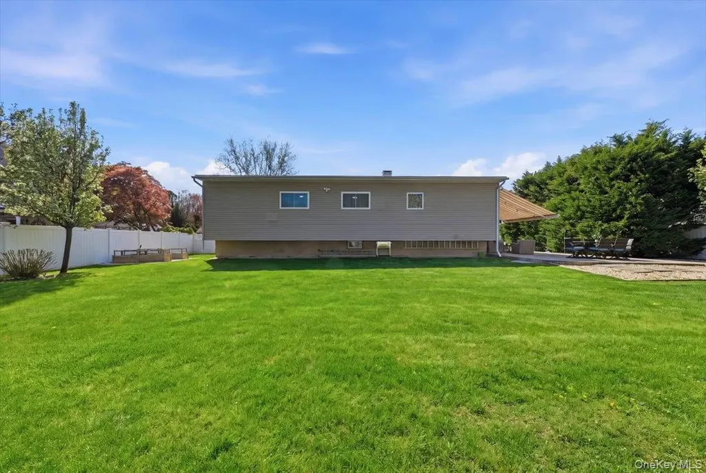 44 Steven Place Smithtown NY 11787