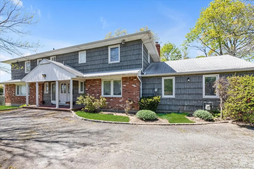 97 Birch Lane Woodsburgh NY 11598