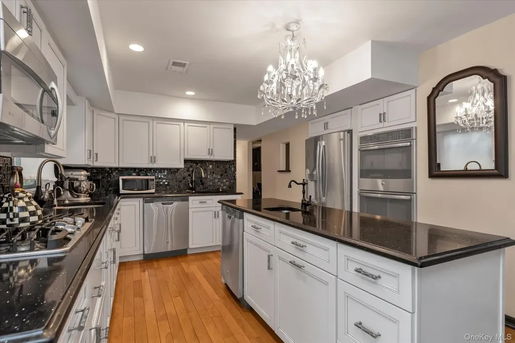 97 Birch Lane Woodsburgh NY 11598