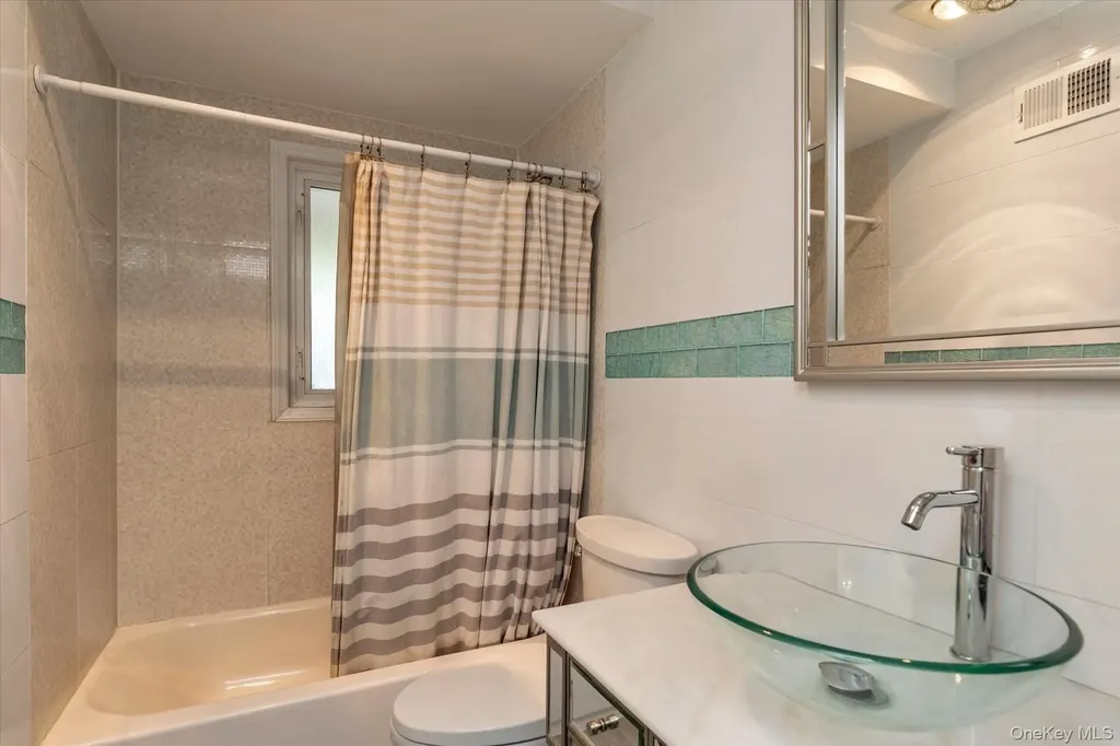 97 Birch Lane Woodsburgh NY 11598