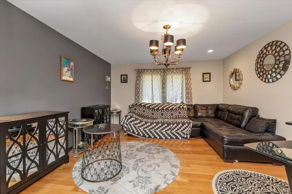 97 Birch Lane Woodsburgh NY 11598