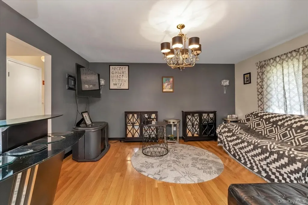 97 Birch Lane Woodsburgh NY 11598