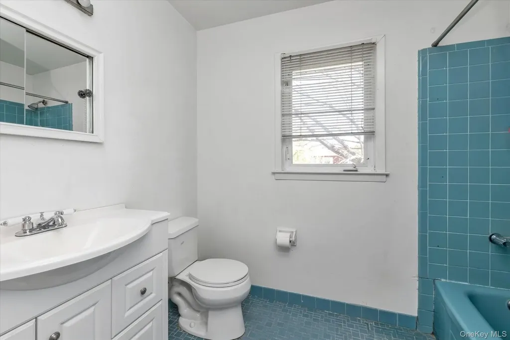 97 Birch Lane Woodsburgh NY 11598
