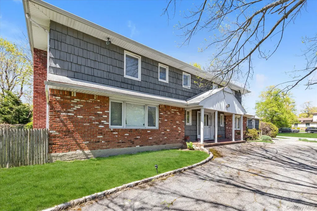 97 Birch Lane Woodsburgh NY 11598