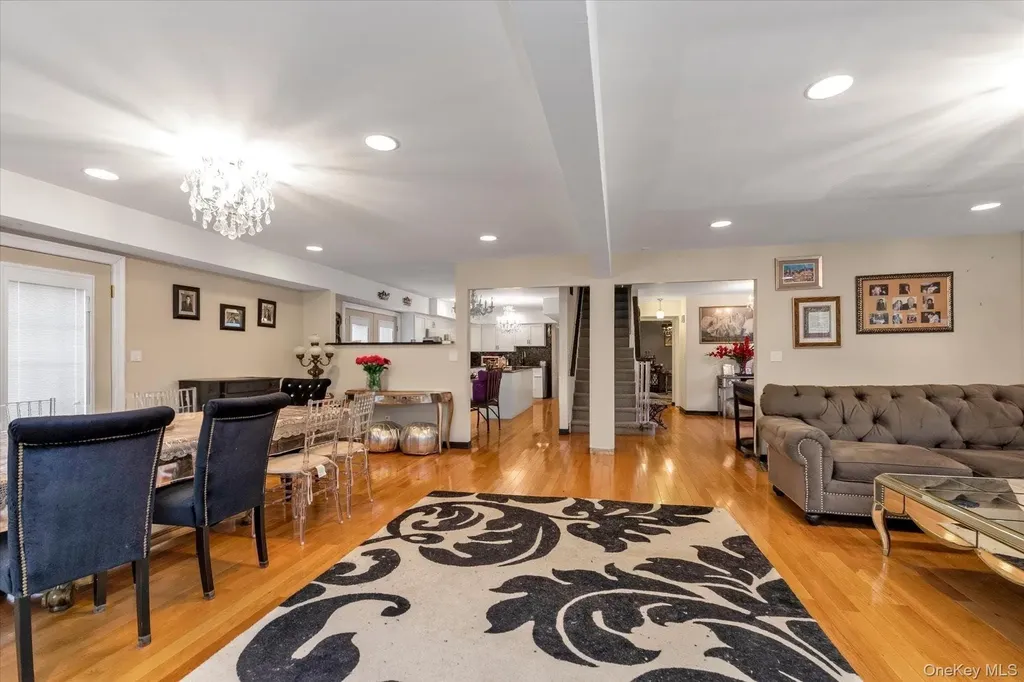 97 Birch Lane Woodsburgh NY 11598