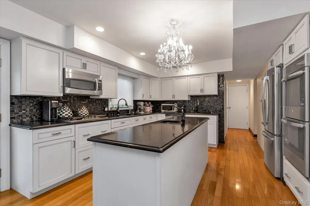 97 Birch Lane Woodsburgh NY 11598