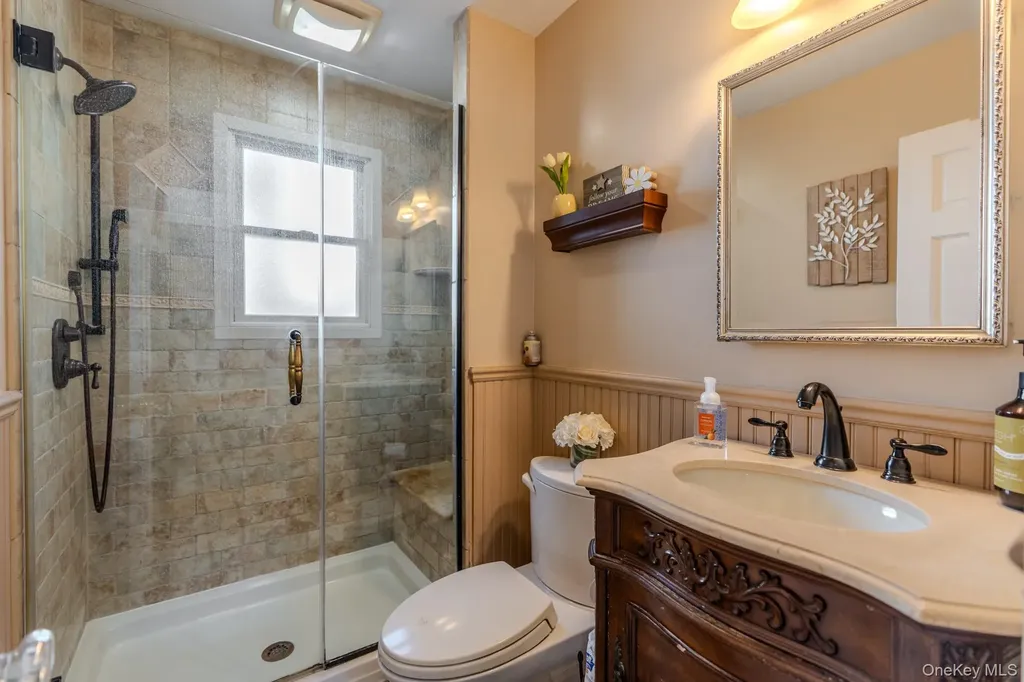141 Collins Avenue Williston Park NY 11596