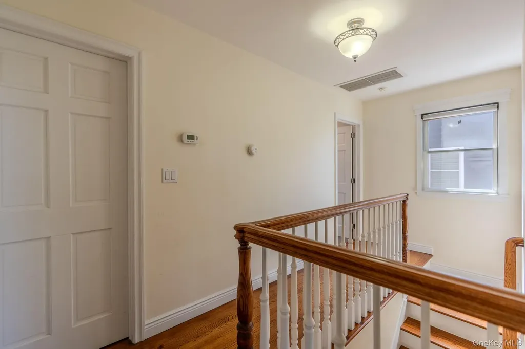 141 Collins Avenue Williston Park NY 11596