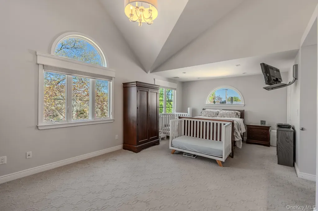 141 Collins Avenue Williston Park NY 11596