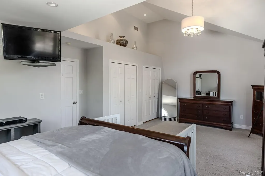 141 Collins Avenue Williston Park NY 11596