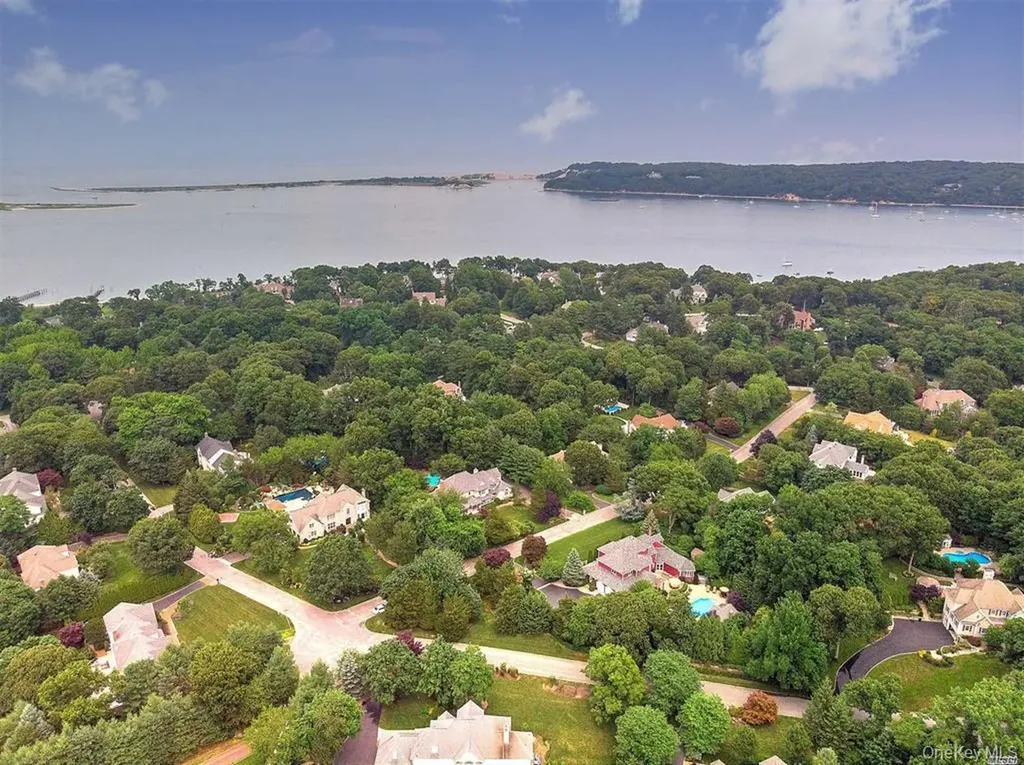 8 China Lane Setauket NY 11733