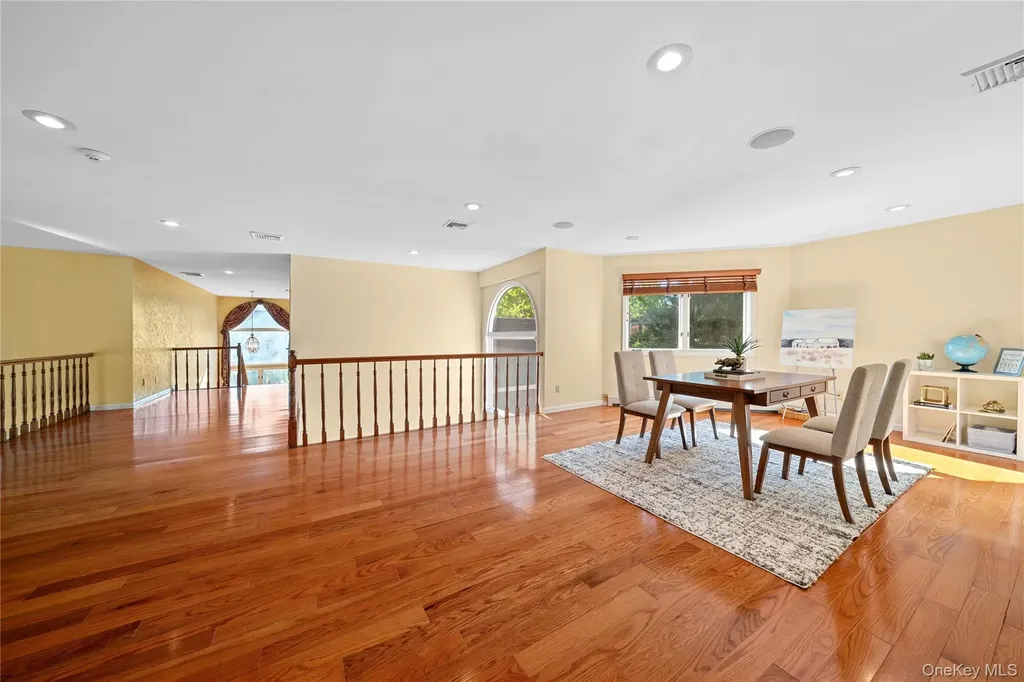 8 China Lane Setauket NY 11733